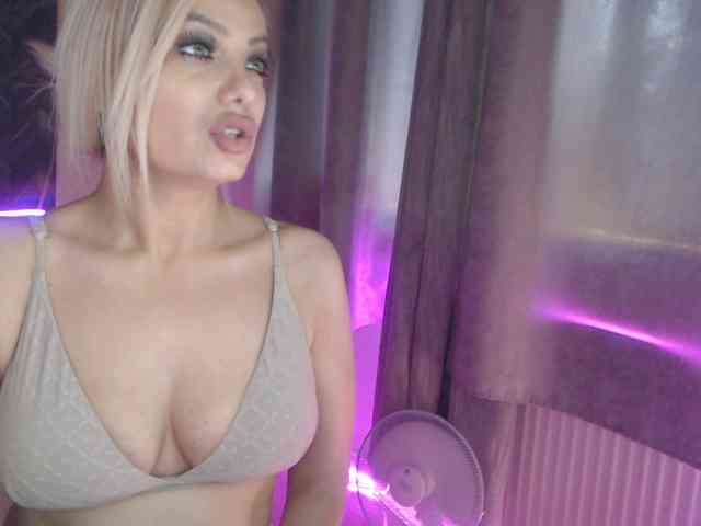 Kiss4foryou webcam