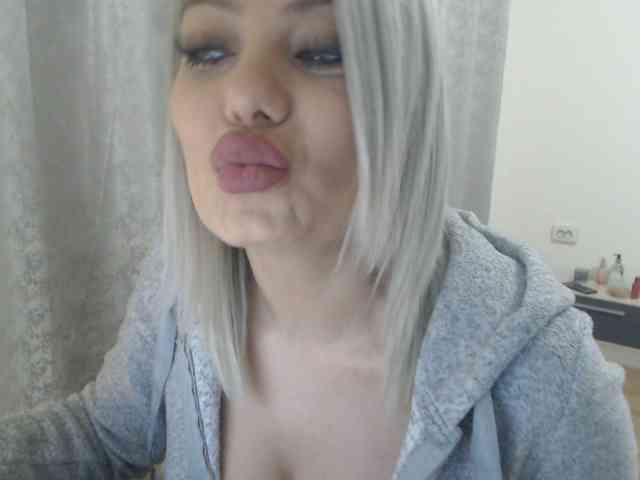 Kiss4foryou webcam
