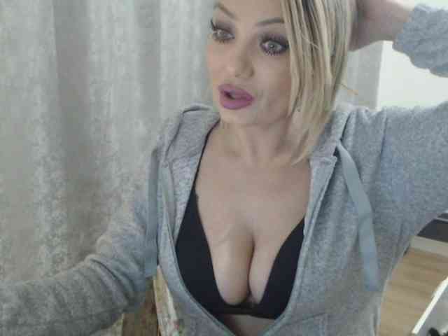Kiss4foryou webcam