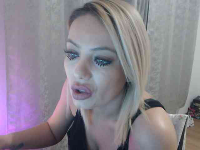 Kiss4foryou webcam