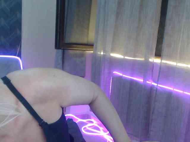 Kiss4foryou webcam