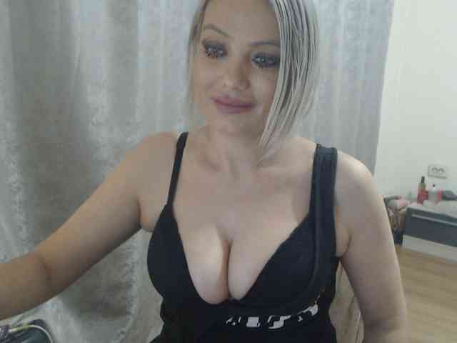 Kiss4foryou webcam