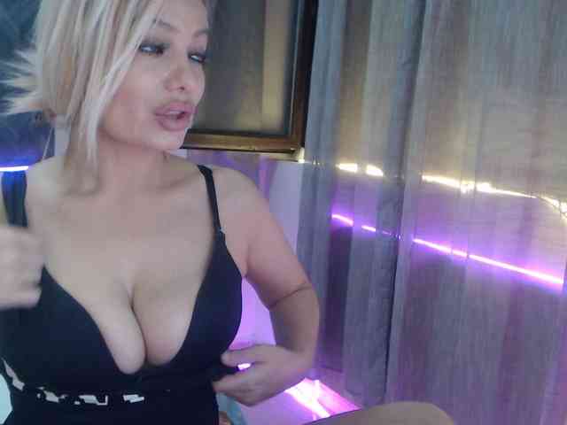 Kiss4foryou webcam