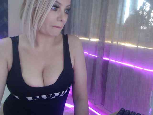Kiss4foryou webcam