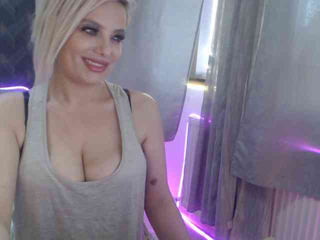 Kiss4foryou webcam