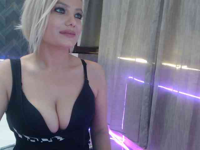 Kiss4foryou webcam