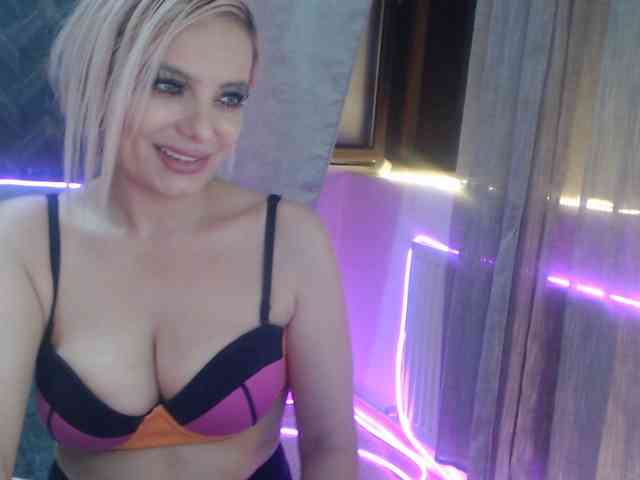 Kiss4foryou webcam