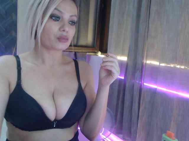 Kiss4foryou webcam