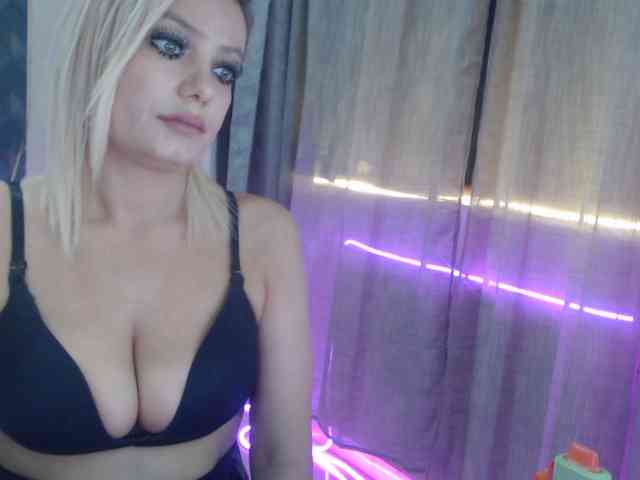 Kiss4foryou webcam