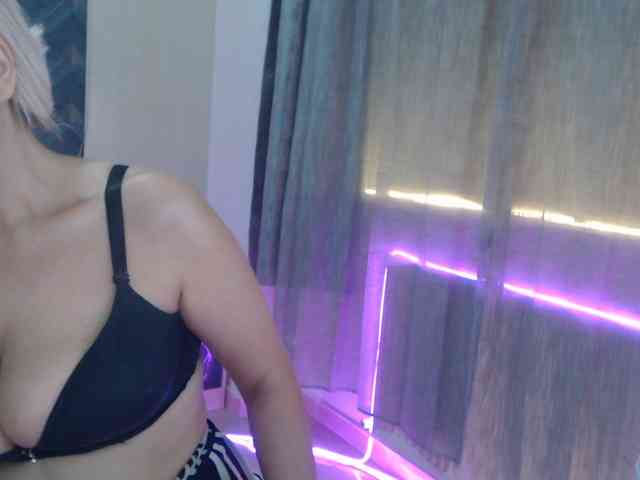 Kiss4foryou webcam