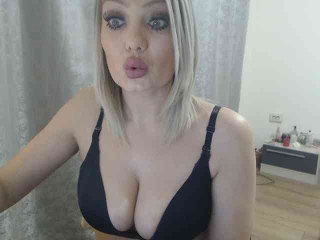 Kiss4foryou webcam