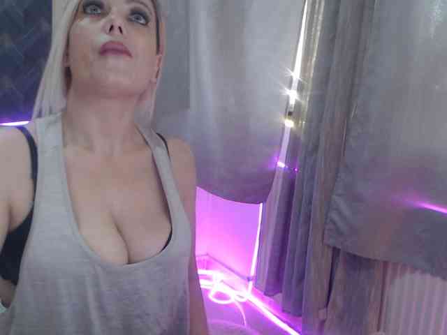 Kiss4foryou webcam