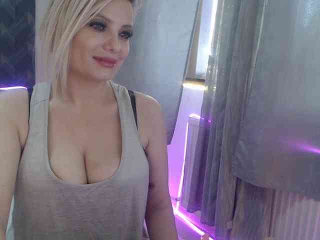 Kiss4foryou webcam