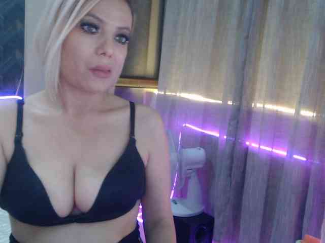 Kiss4foryou webcam