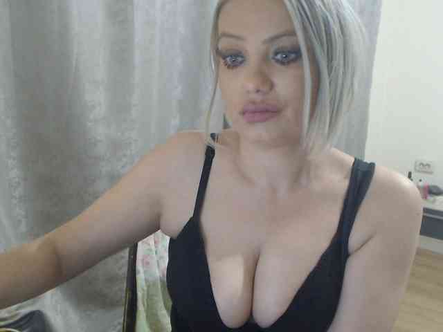 Kiss4foryou webcam