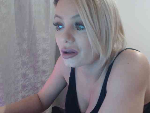 Kiss4foryou webcam