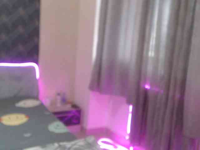Kiss4foryou webcam