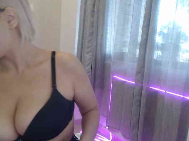 Kiss4foryou webcam