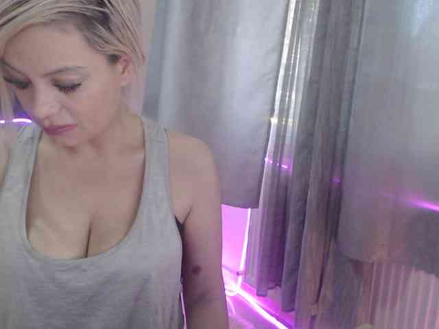 Kiss4foryou webcam