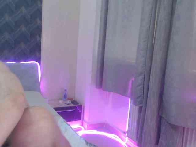 Kiss4foryou webcam