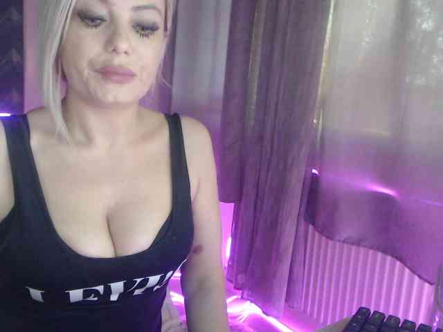 Kiss4foryou webcam