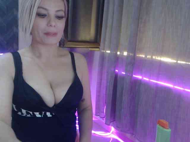 Kiss4foryou webcam