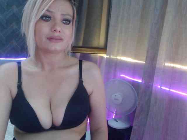 Kiss4foryou webcam