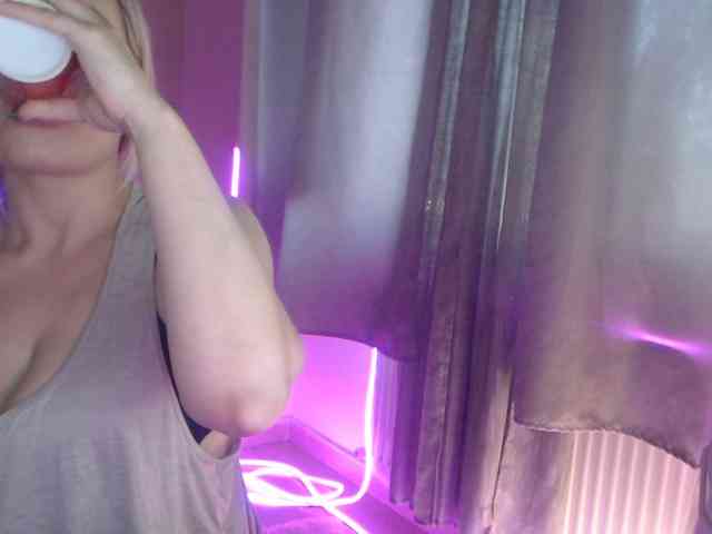 Kiss4foryou webcam