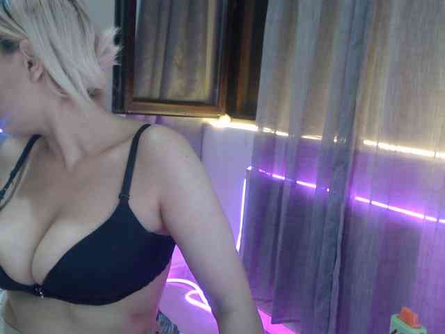 Kiss4foryou webcam
