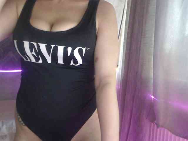 Kiss4foryou webcam