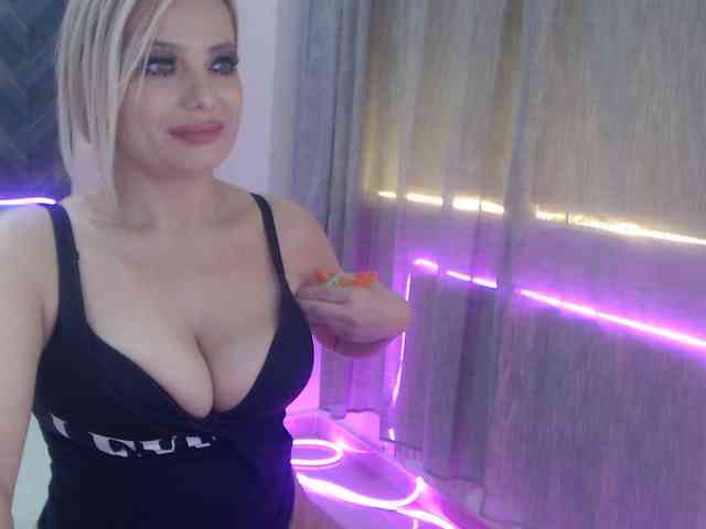 Kiss4foryou webcam
