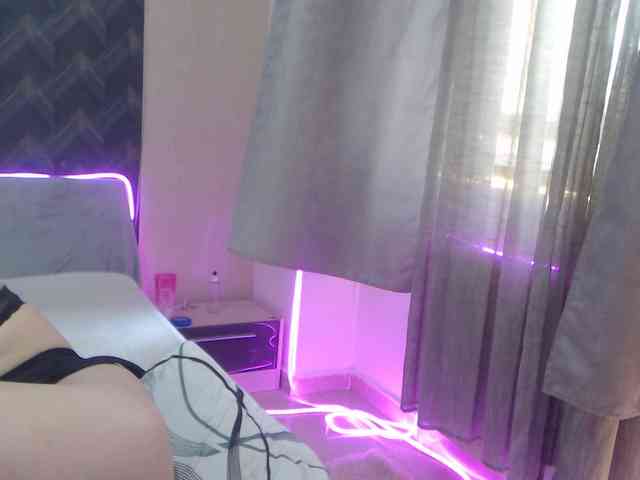 Kiss4foryou webcam