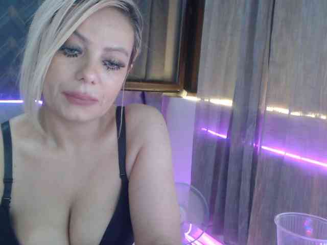 Kiss4foryou webcam