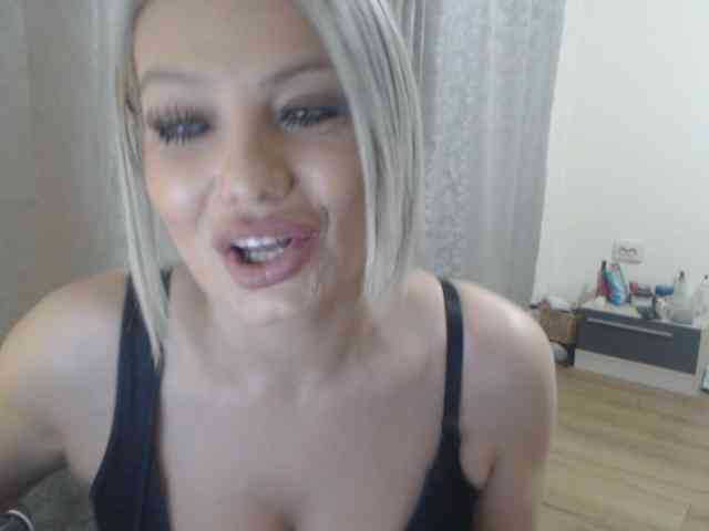 Kiss4foryou webcam
