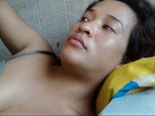 le modèle MollyfLowers est en webcam porno dans un show sur le site bongacams, il possède les tags suivants: Asian,Brunette,Trimmed