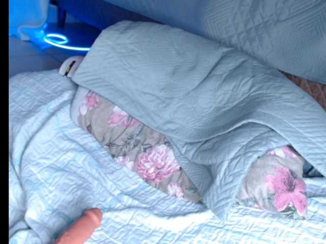 deeluna's BongaCams show and profile