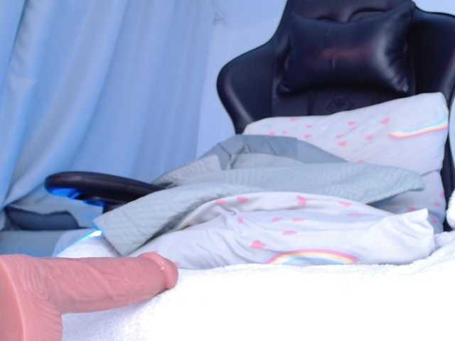 deeluna's BongaCams show and profile