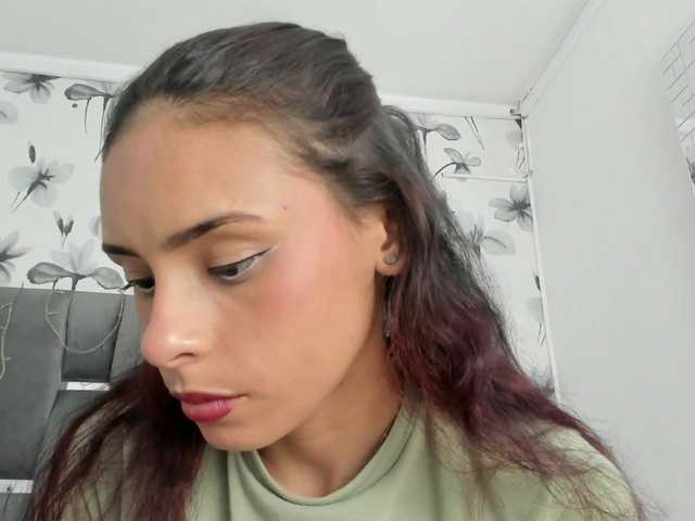 Ehotloveaxxx's BongaCams show and profile