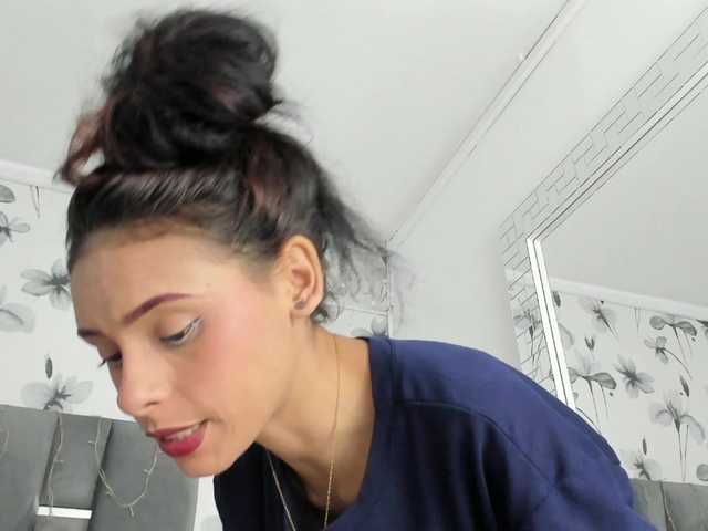 Ehotloveaxxx's BongaCams show and profile