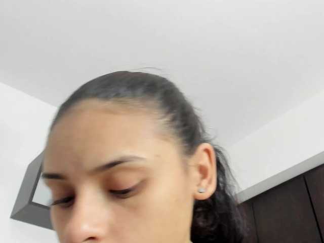 Ehotloveaxxx's BongaCams show and profile