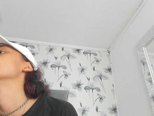  Ehotloveaxxx chat room