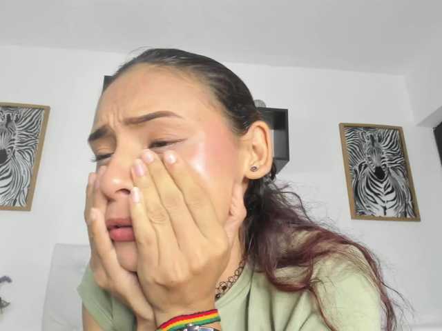 Ehotloveaxxx's BongaCams show and profile