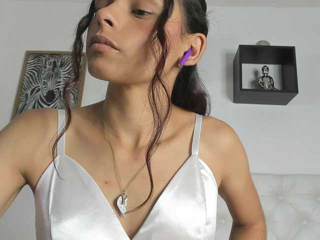 Ehotloveaxxx's BongaCams show and profile