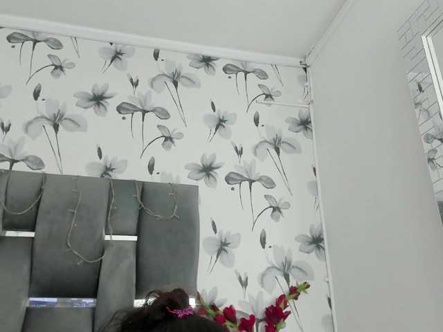 Ehotloveaxxx's BongaCams show and profile