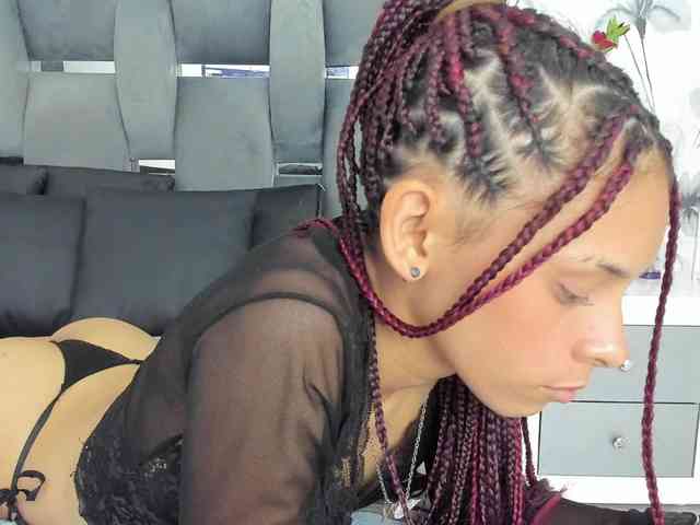 Ehotloveaxxx webcam