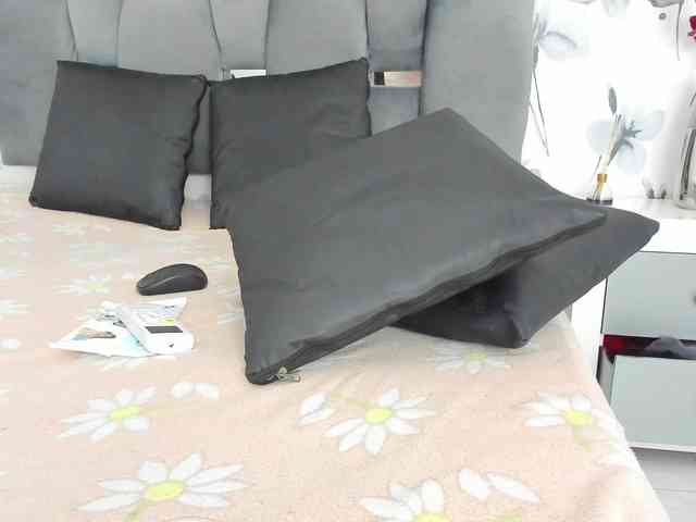 Ehotloveaxxx webcam