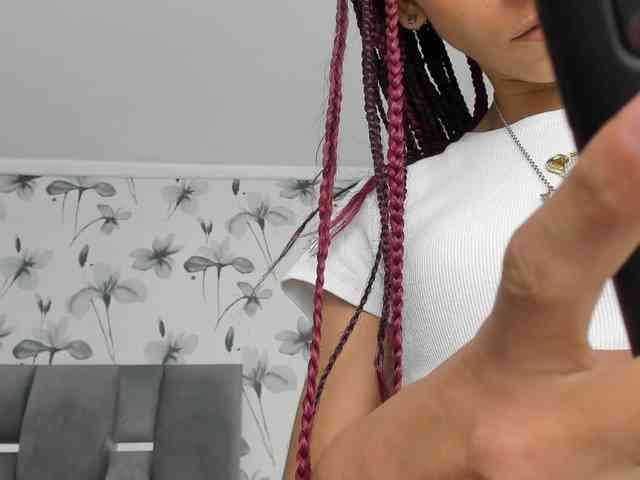 Модель: Ehotloveaxxx
