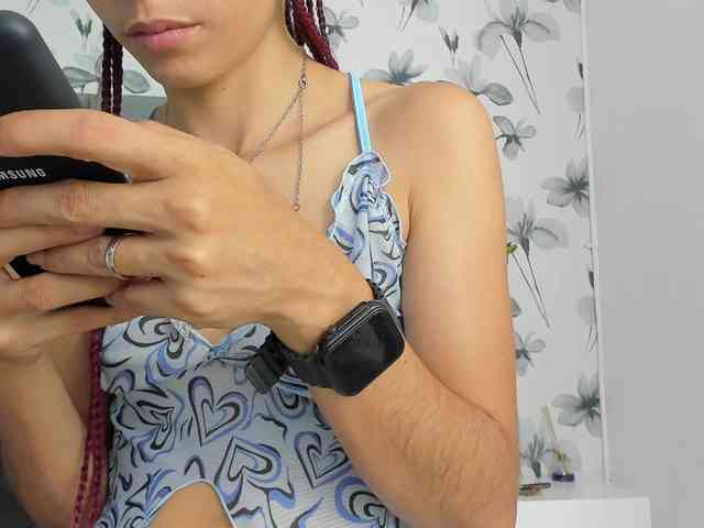 Модель: Ehotloveaxxx