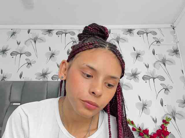 Модель: Ehotloveaxxx