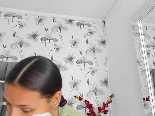 Ehotloveaxxx webcam